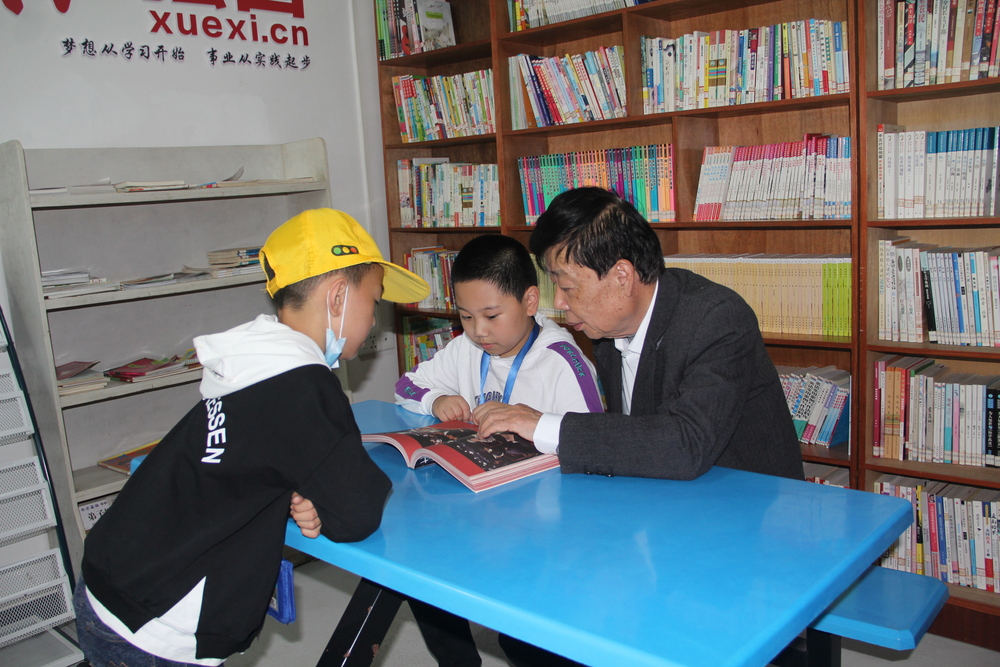 8  十佳五老寻乌 卢平权.JPG